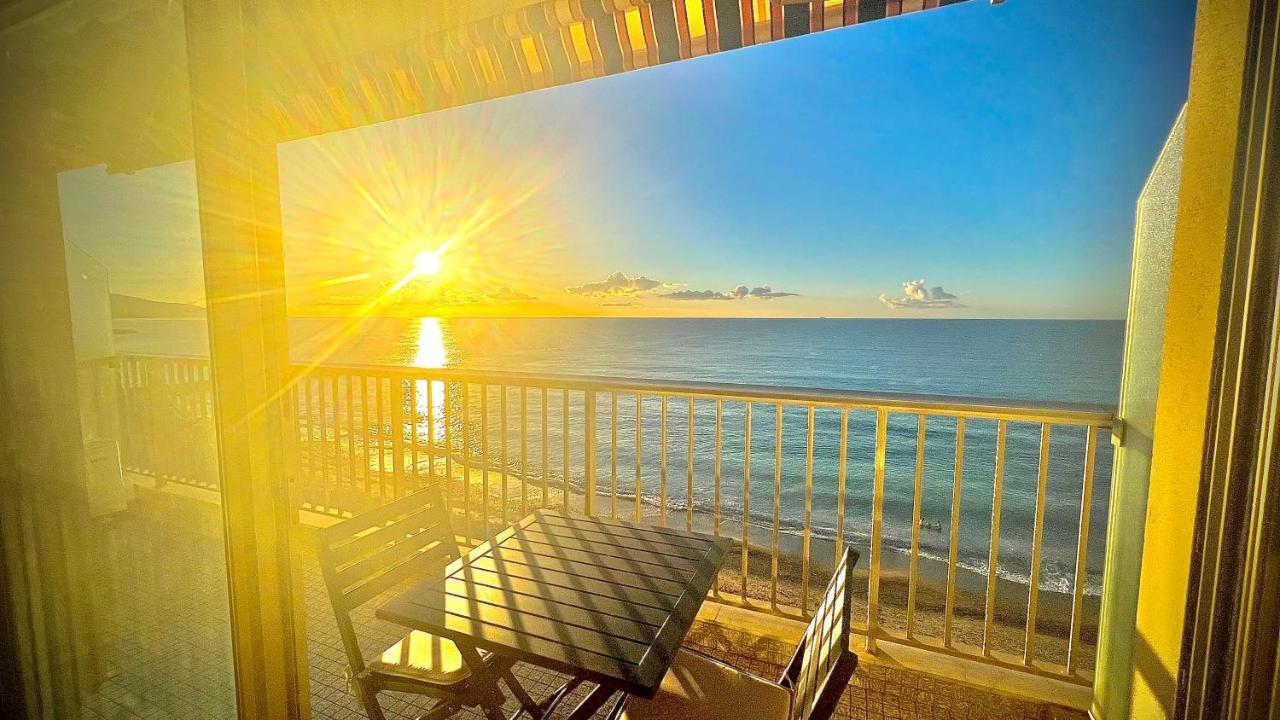 Seaviews By Jenni Menton, La Suite, Superbe Front De Mer, Top Emplacement Avec Terrasse Et Parking! Exterior foto