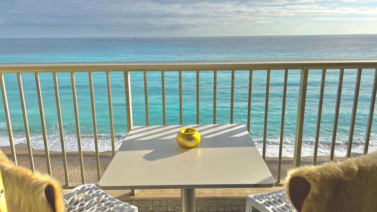 Seaviews By Jenni Menton, La Suite, Superbe Front De Mer, Top Emplacement Avec Terrasse Et Parking! Exterior foto